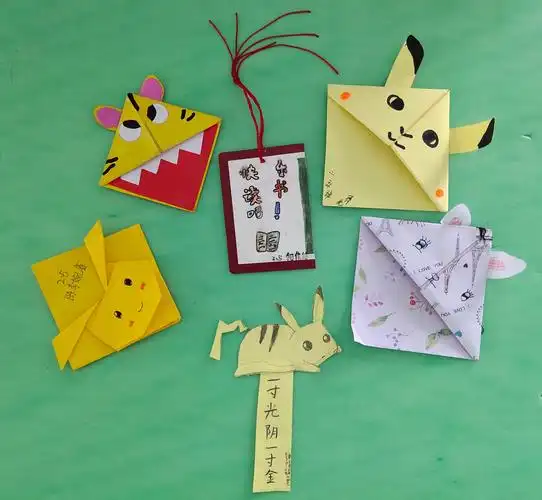 【雅慧圣园】"书签—书中的精灵"——二年级阅读节制作书签活动