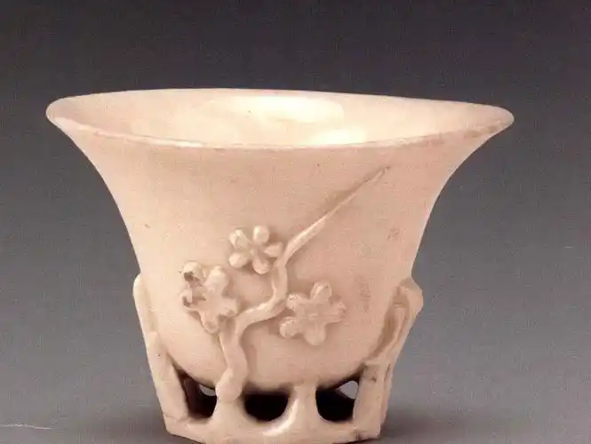 冰清玉洁如梅花的德化窑白瓷梅花杯|陶瓷,瓷器鉴赏知识|样子收藏网