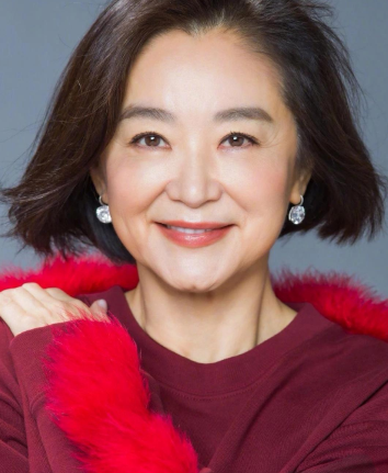 林青霞写真照,第一张是她的近照,后两张为90年代的老照片.