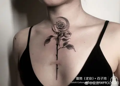 胸口黑灰newschool月亮玫瑰纹身图案 - 深圳纹彩刺青