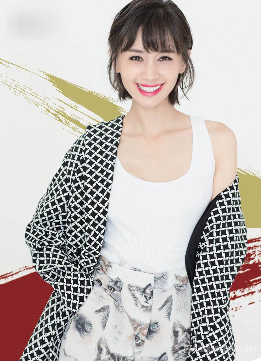 剪了短发之后的王子文就仿佛贴上了曲筱绡的专属标签,开始了万年不变