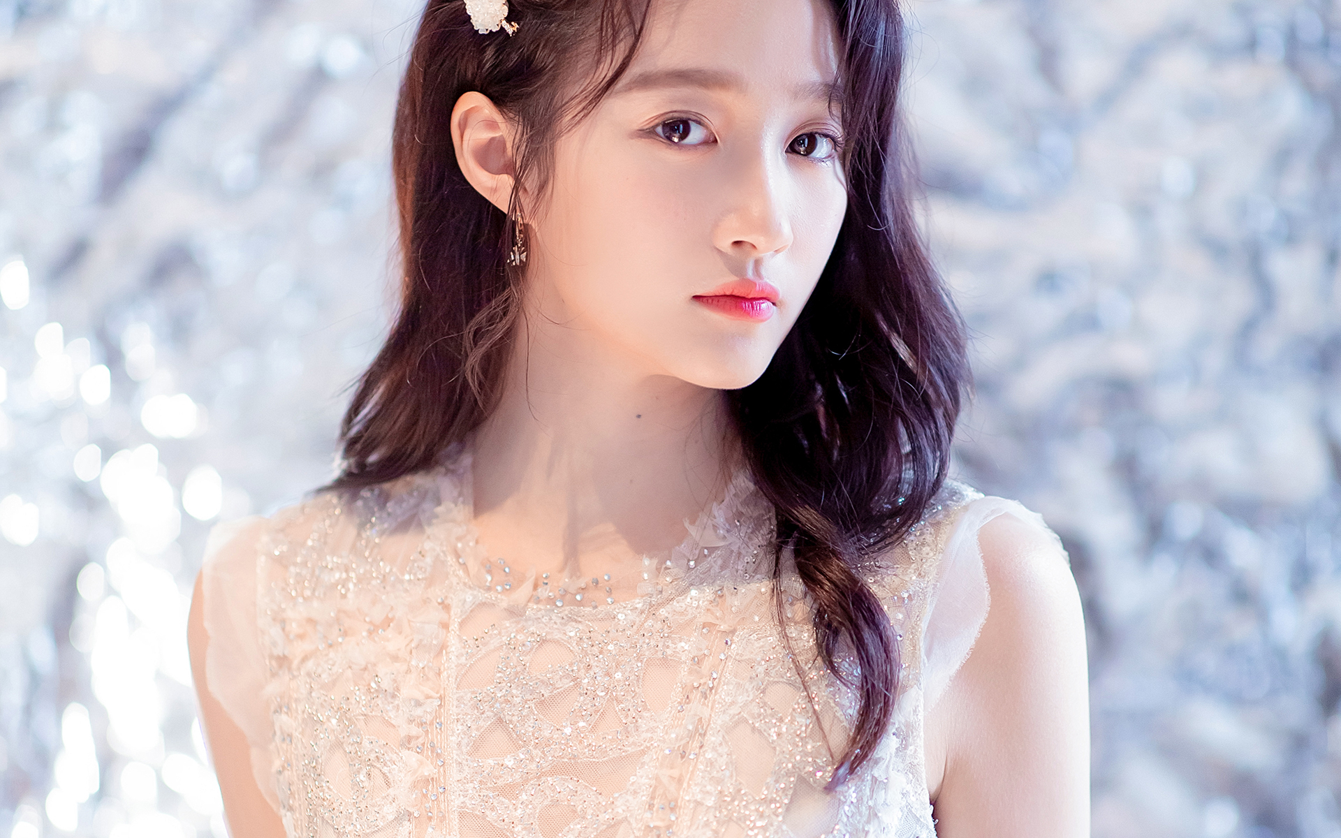 关晓彤仙气十足写真桌面壁纸