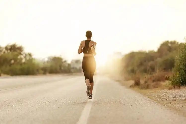 跑步 运动 背影 健身图片—正版跑步 运动 背影 健身图片_高清跑步