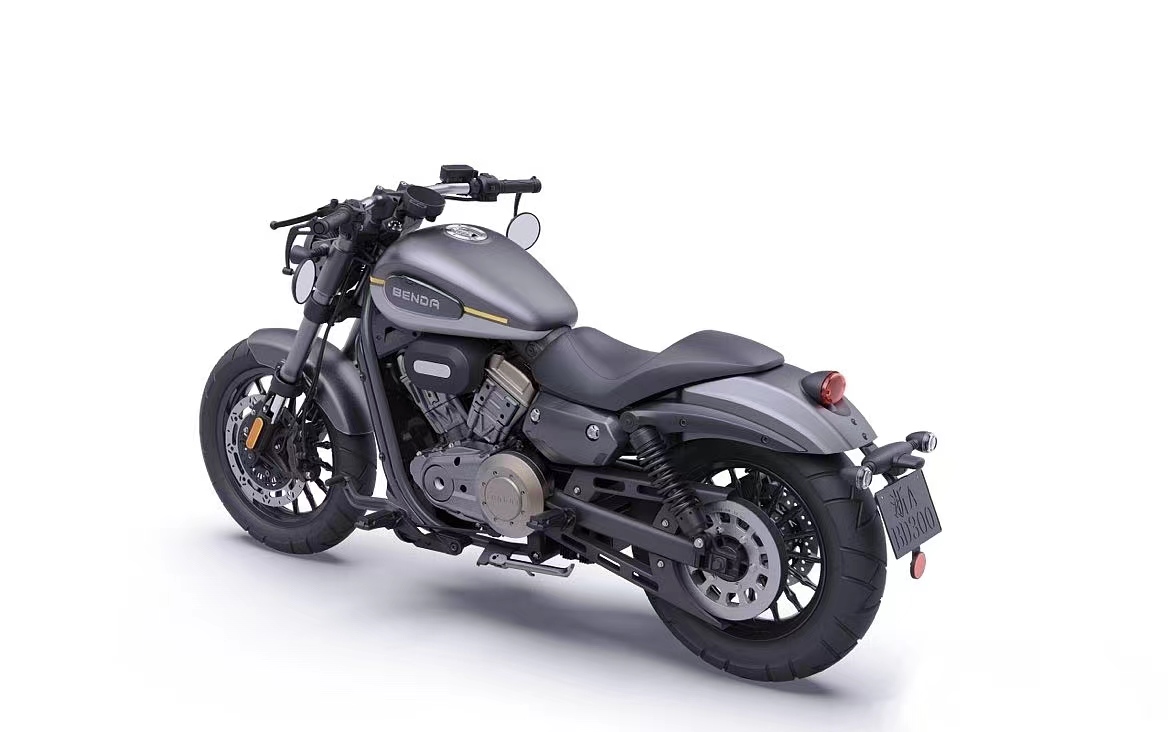 金吉拉 300 新配色曝光,终于换颜色了!