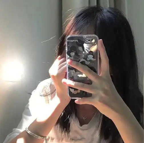 手机挡脸女头像