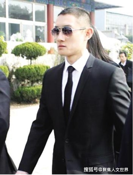 赵薇掌掴竹联帮傅豪,汪雨出手相救遭群殴,汪雨因面子又掌掴赵薇