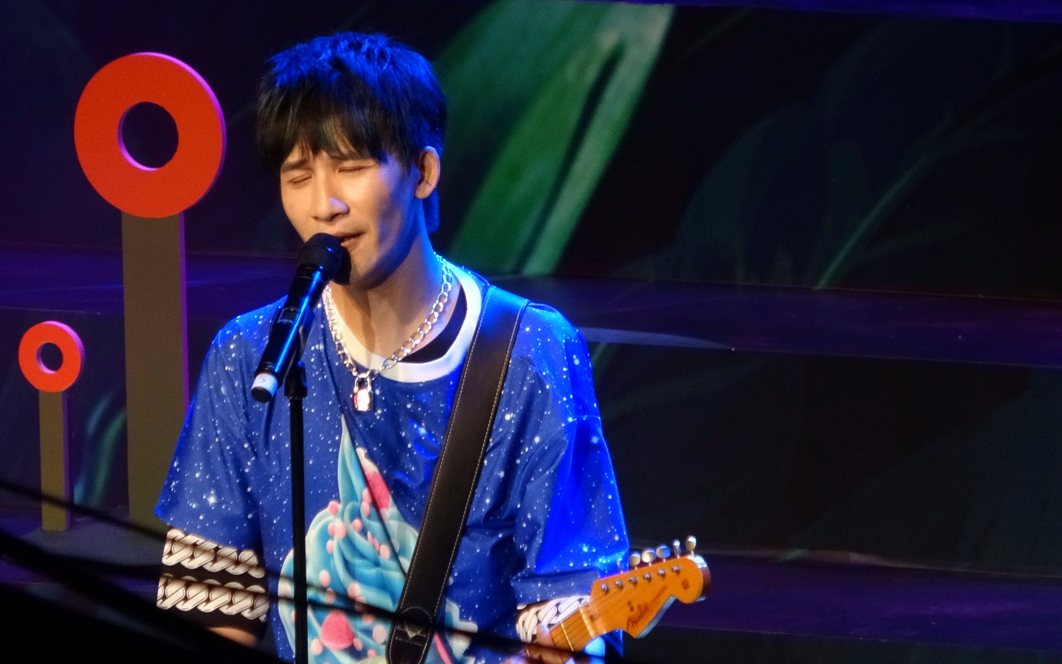 170830 大张伟上海生日会 when i see you smile 我们能不能不分手