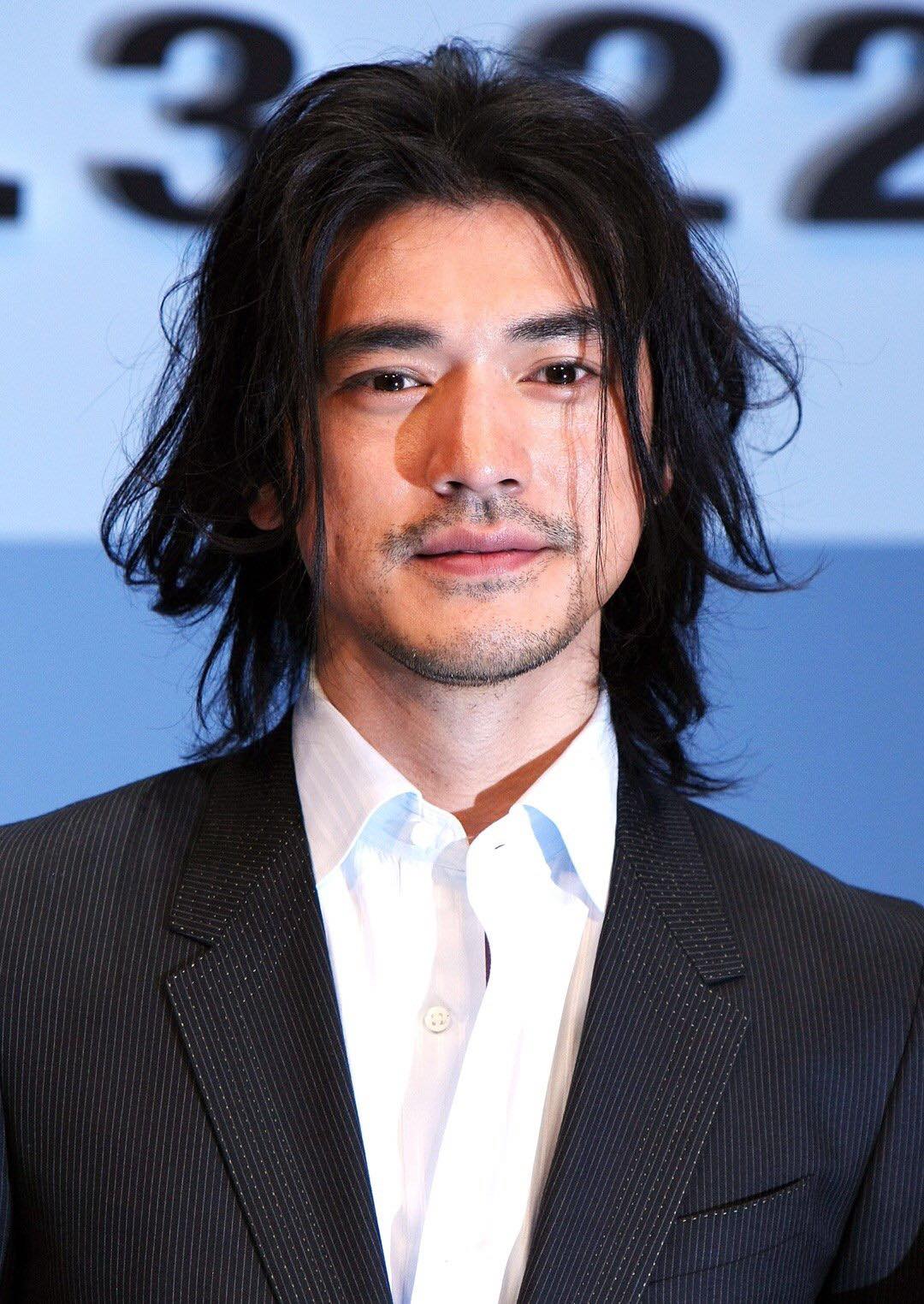 陈可辛心疼他秦岚喜欢他金城武用颜值演绎男女通吃