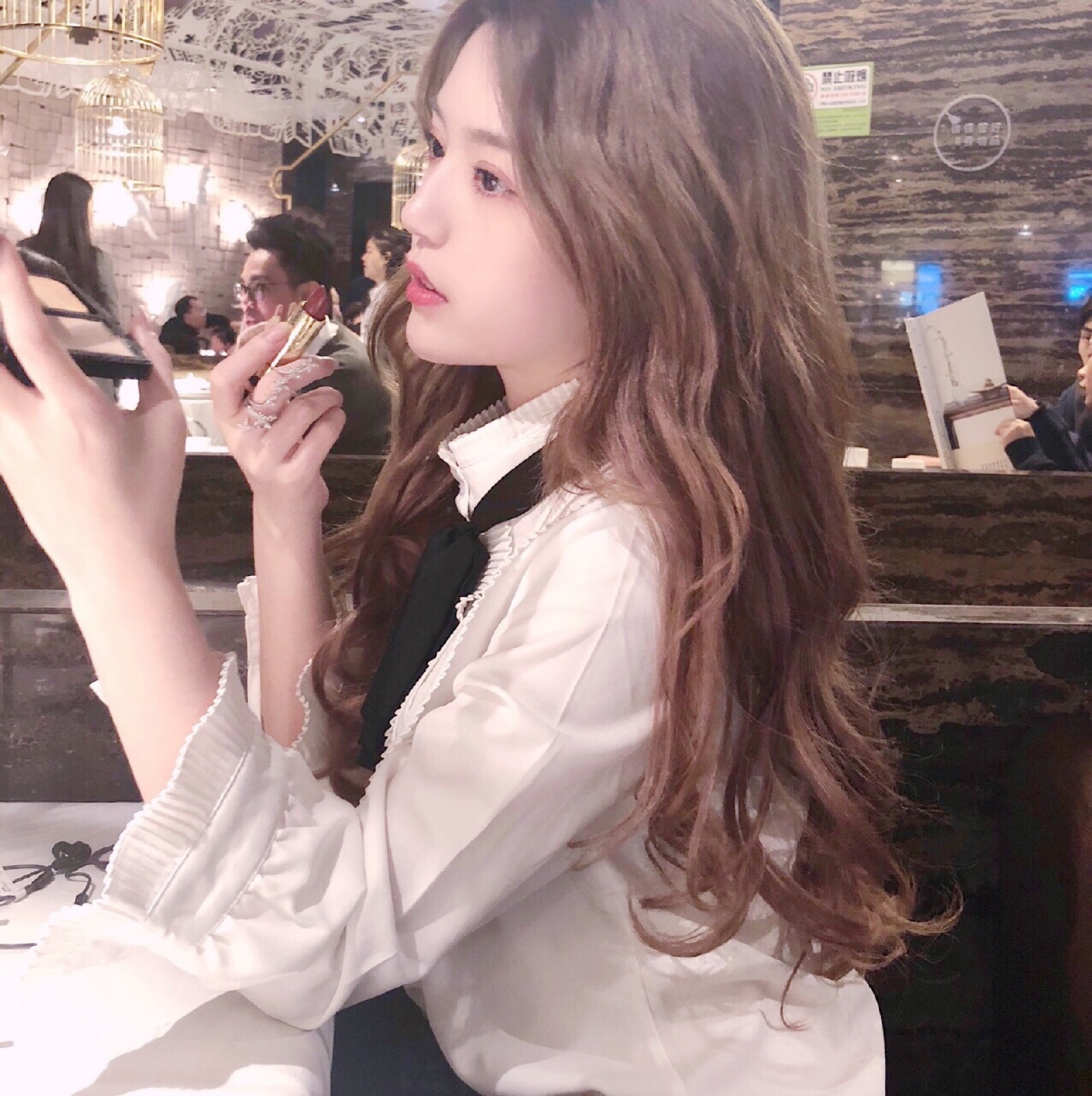 野洵 女头 侧脸