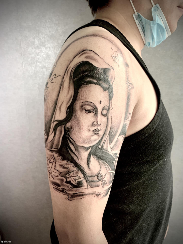 大臂新传统观音_纹身图案手稿图片_刘沐阳的纹身作品集