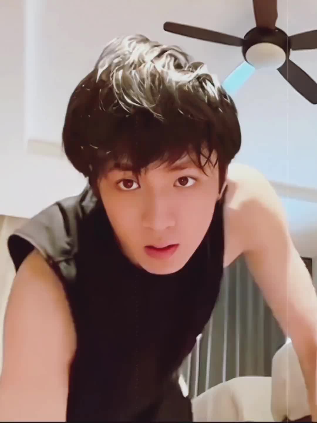 练习室时代少年团刘耀文高糊画质氛围感