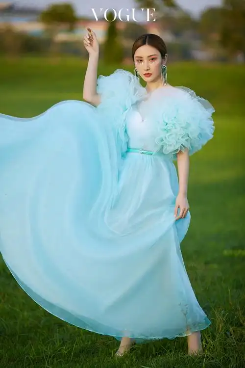 洛阳新青年摄影婚纱彩纱简约时尚婚纱照