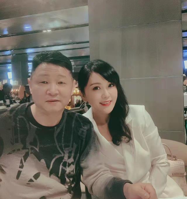 小桃红扮演者近况曝光,打扮贵妇范儿足,老公身份成谜_刘淼_宜妃_康熙