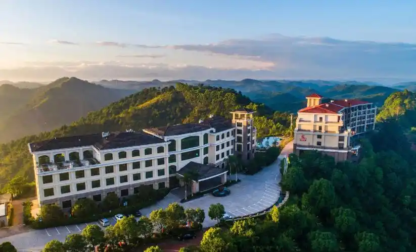 梅州麓湖山山水高尔夫