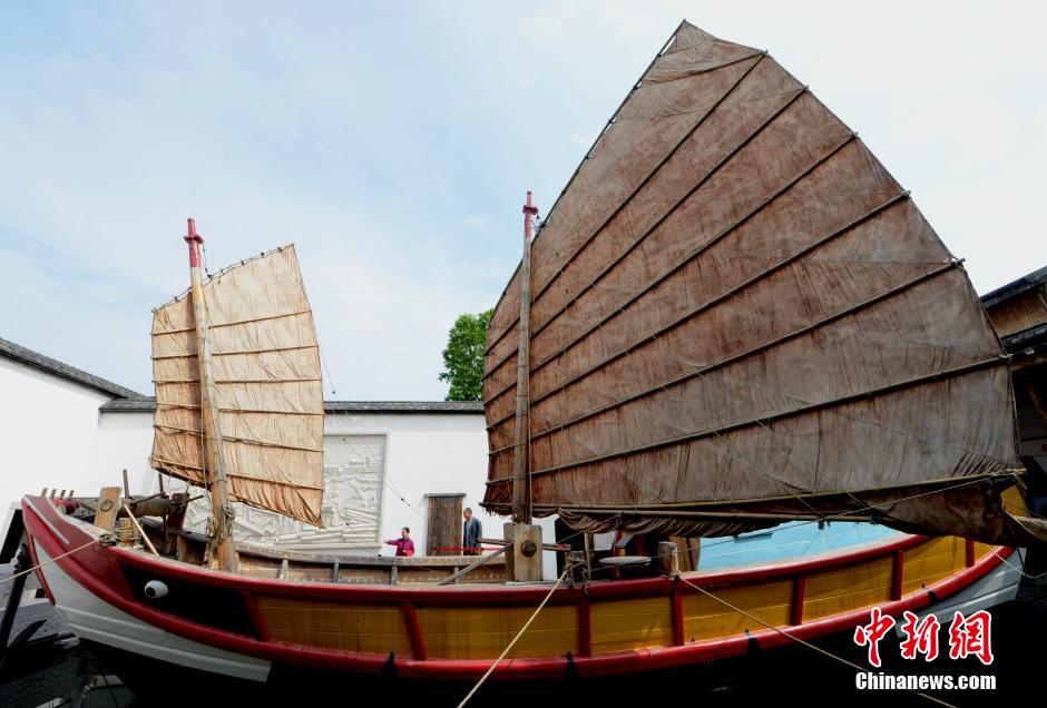 中国国内首艘原比例复制的大型福船亮相