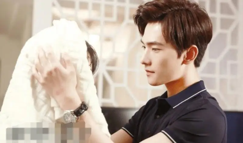 曾经霍建华与杨紫拍摄《战长沙》的时候,霍建华在其中拍戏的时候决定