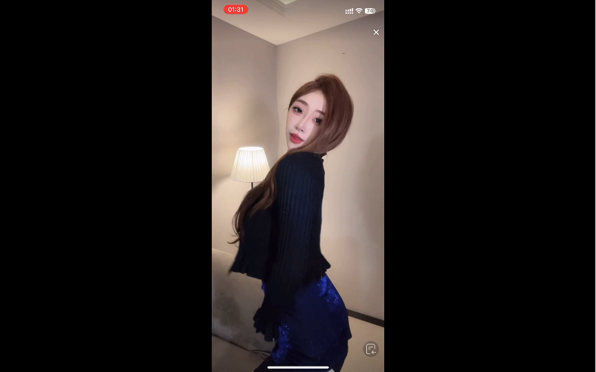 dy女主播扭跨热舞