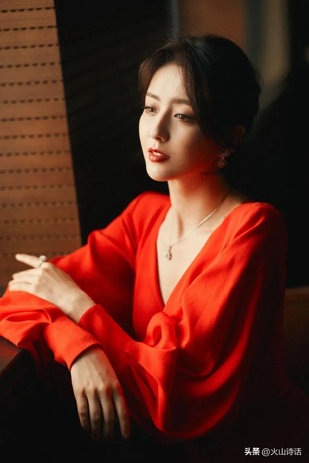 佟丽娅:从自卑的小女人到御姐范,她经历了什么?_陈思诚_舞台_女神