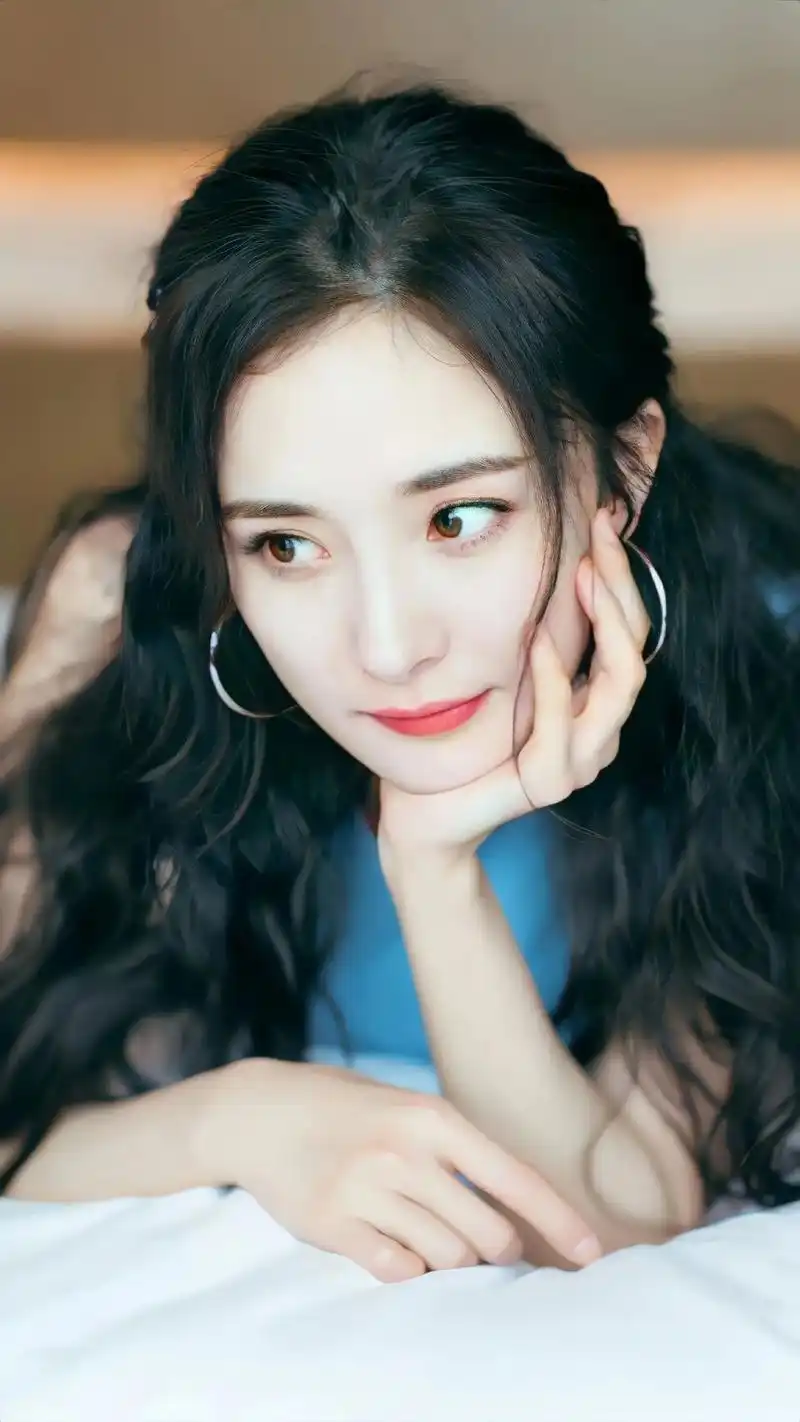 杨幂绝美壁纸.#杨幂 #明星图片 #明星壁纸 - 抖音