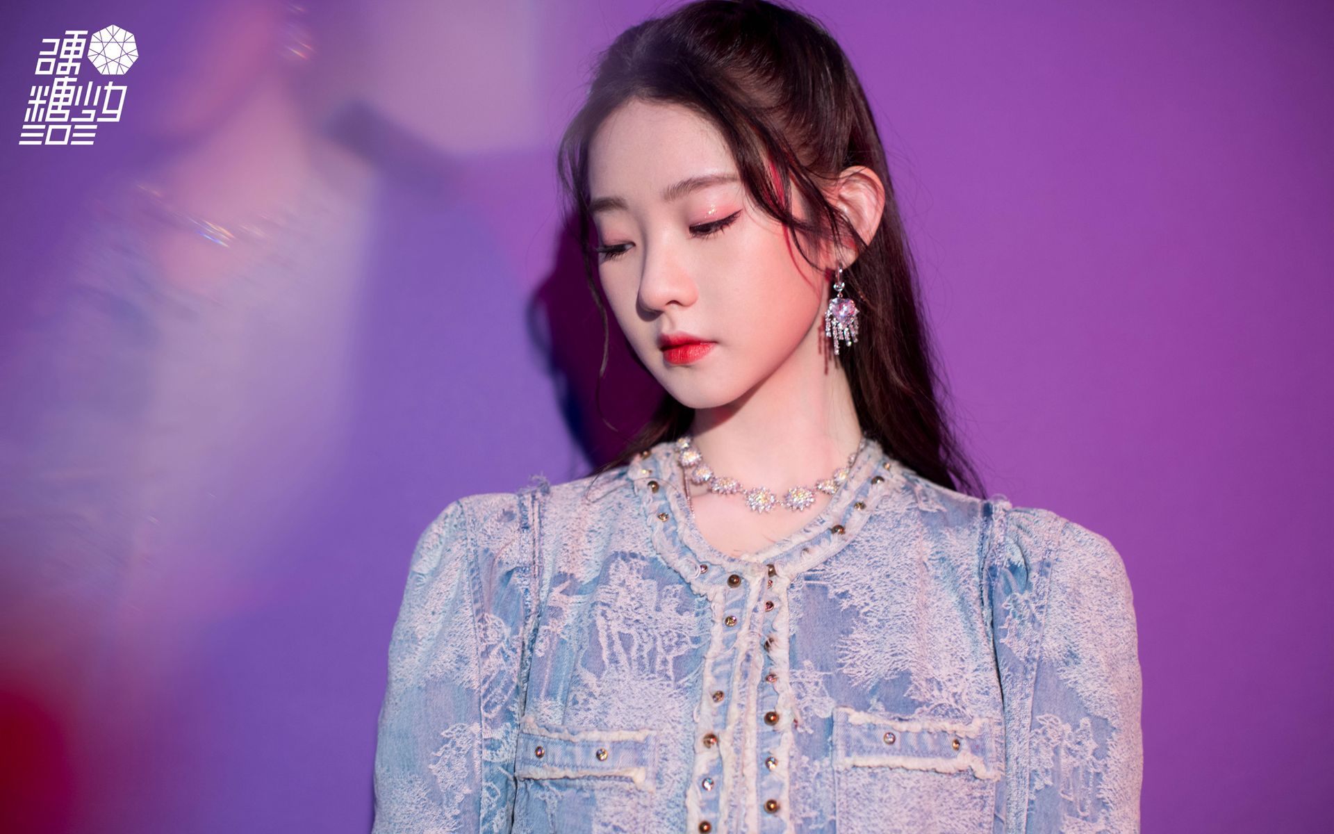 张艺凡性感甜美写真桌面壁纸