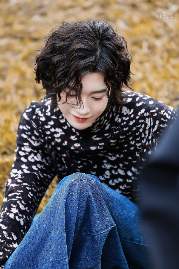 孙滢皓田间的少年