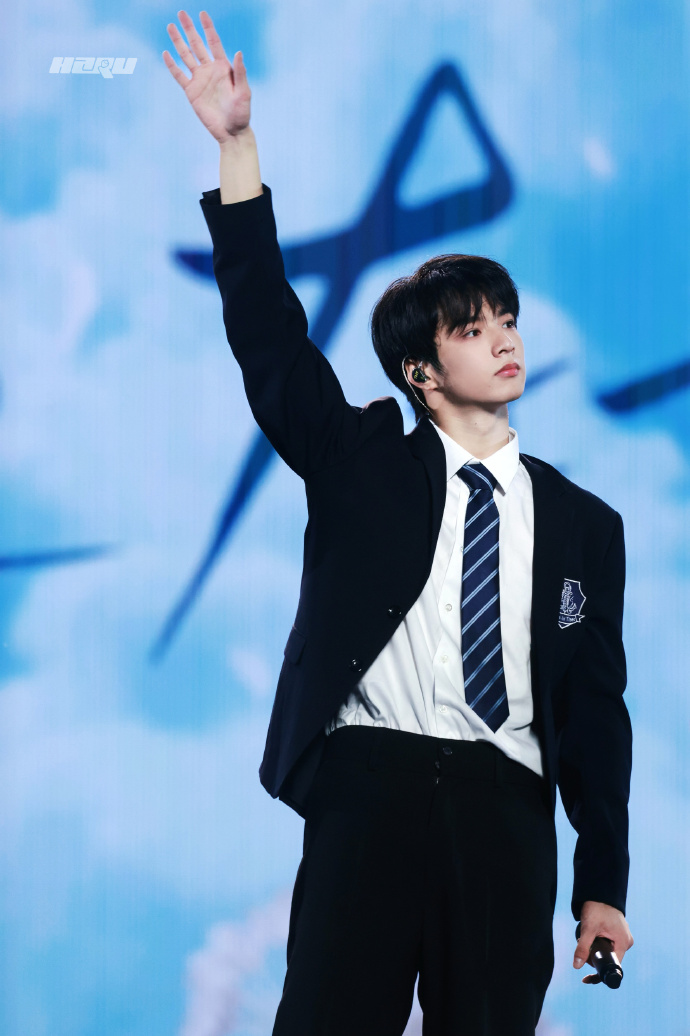 刘耀文校服男高