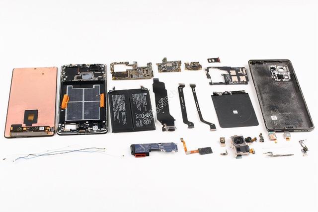 精细拆解之后发现小米mix4的内部零件很轻