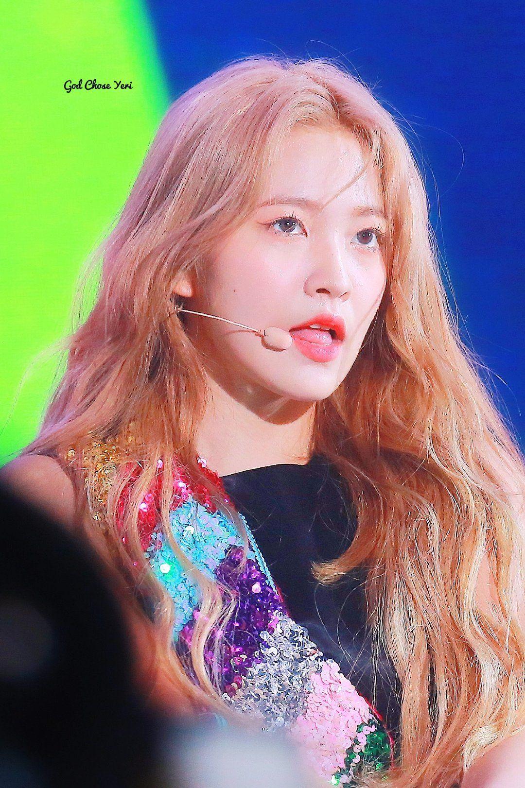 你们有没有觉得红贝贝的yeri在模仿jennie