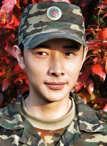 罗晋[超话]##男演员穿军装的样子# 我哥的. 来自勇敢迎接31 - 微博