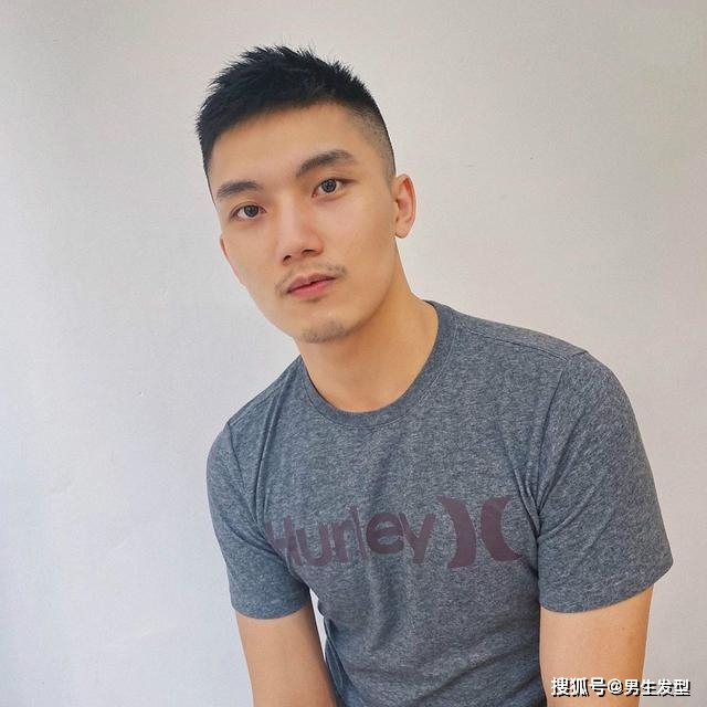 第1款:子弹头发型