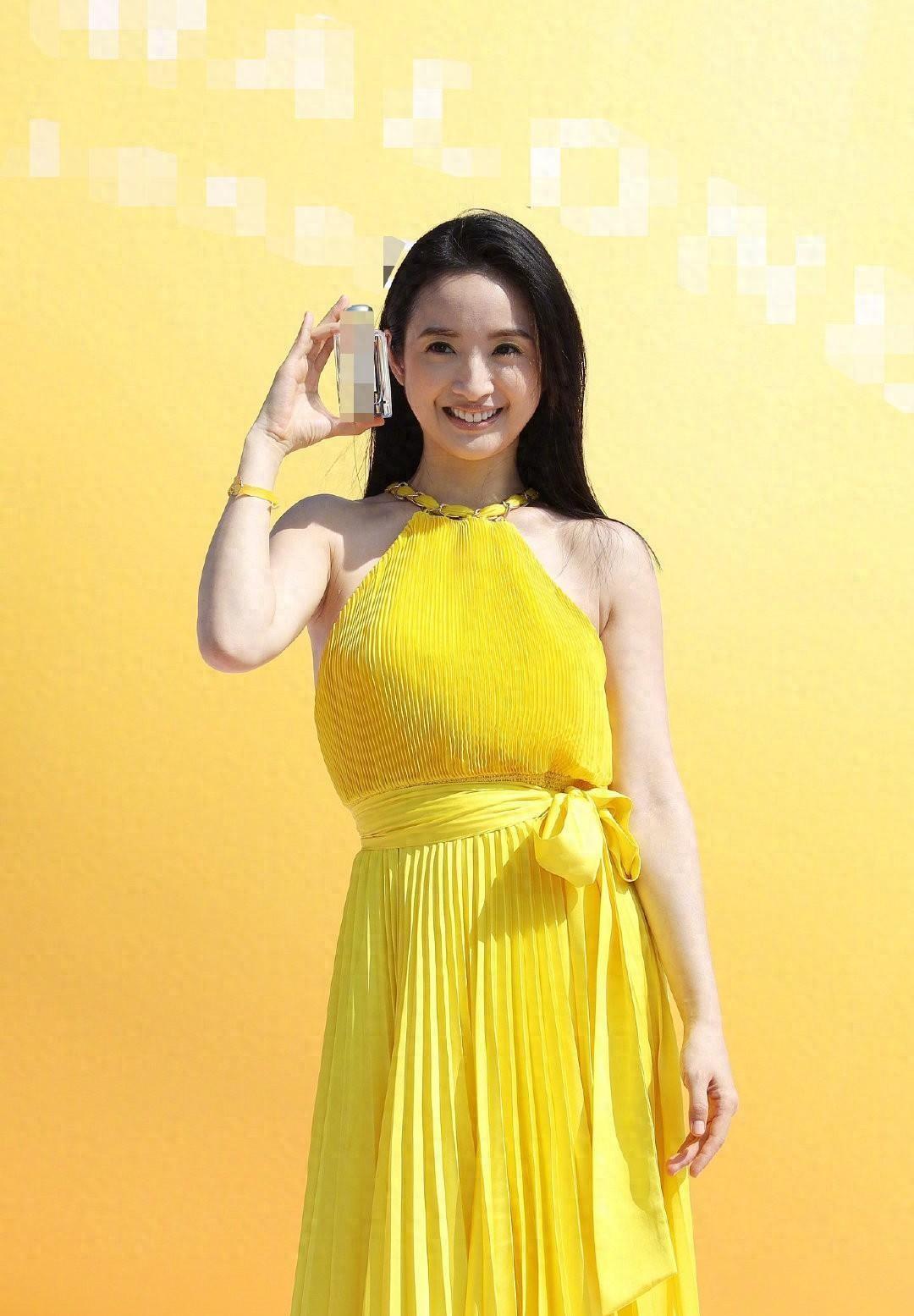 林依晨的着装理念是,风格不会随着年龄的增长而褪色.