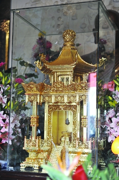 玄奘顶骨舍利昨起开放瞻礼