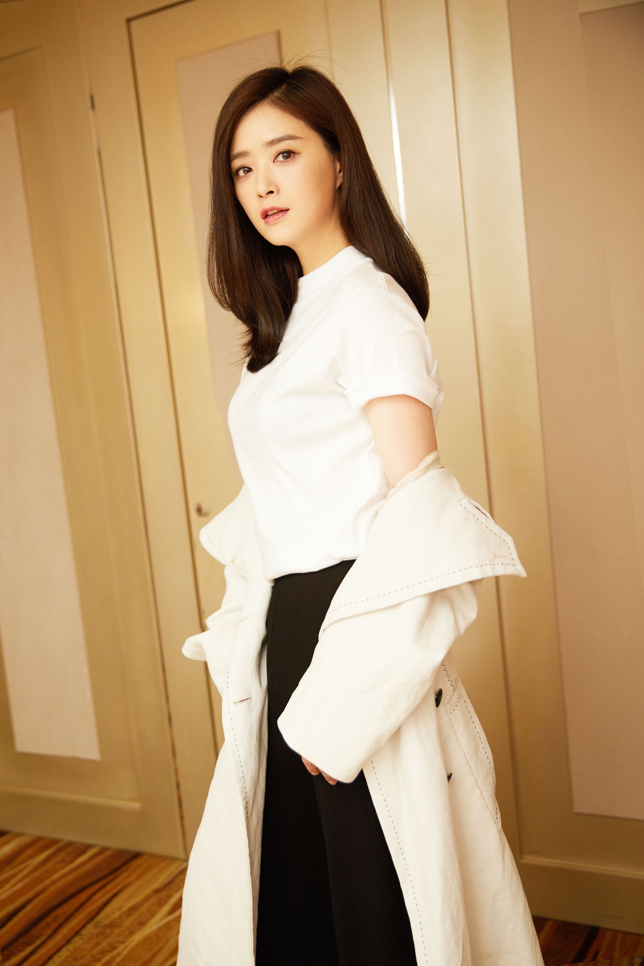 蒋欣胖到140斤,樊胜美穿小西装都要爆开了