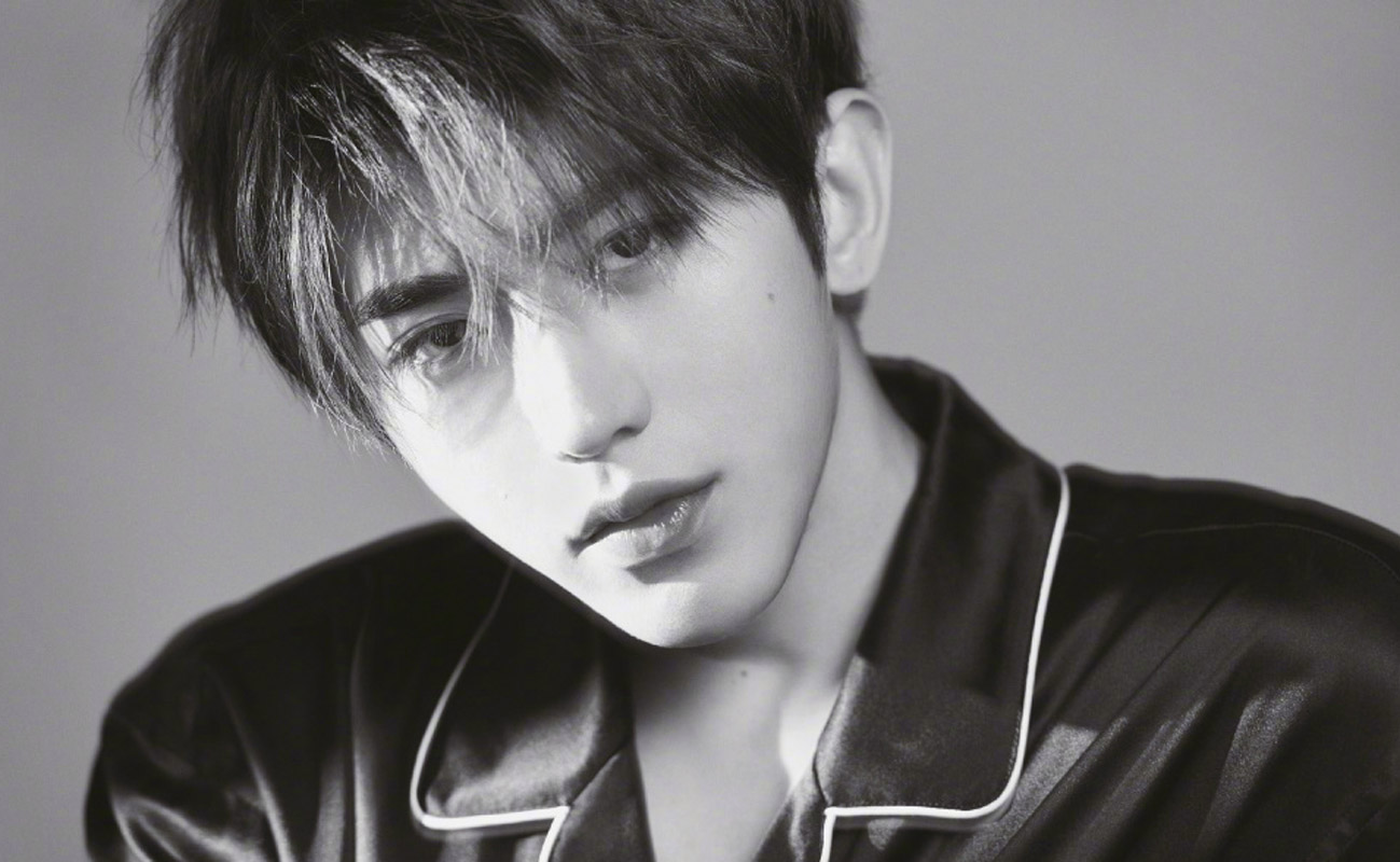 蔡徐坤时尚杂志写真大片