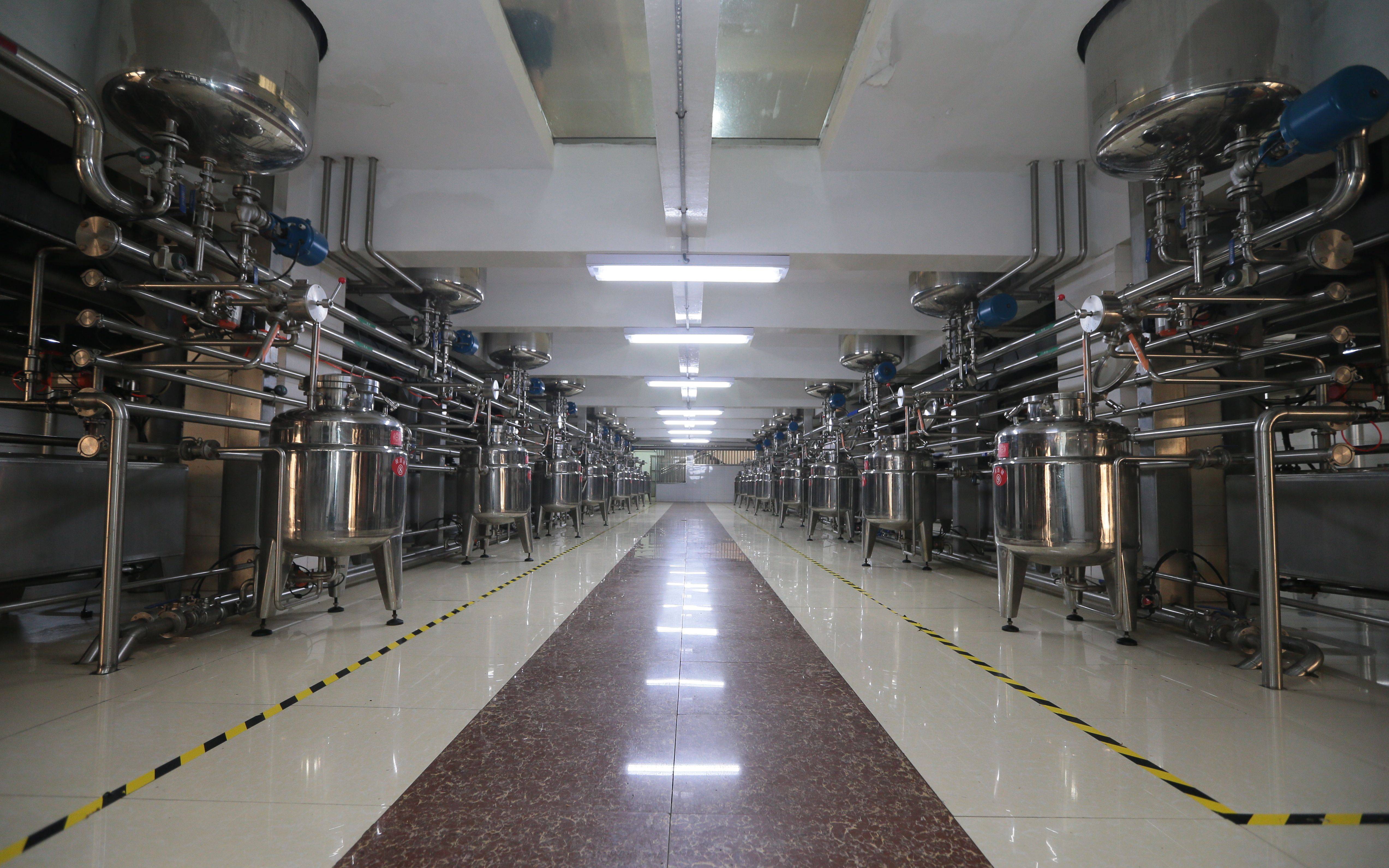 身边的国货国台酒秉持传统技艺探索智能酿造