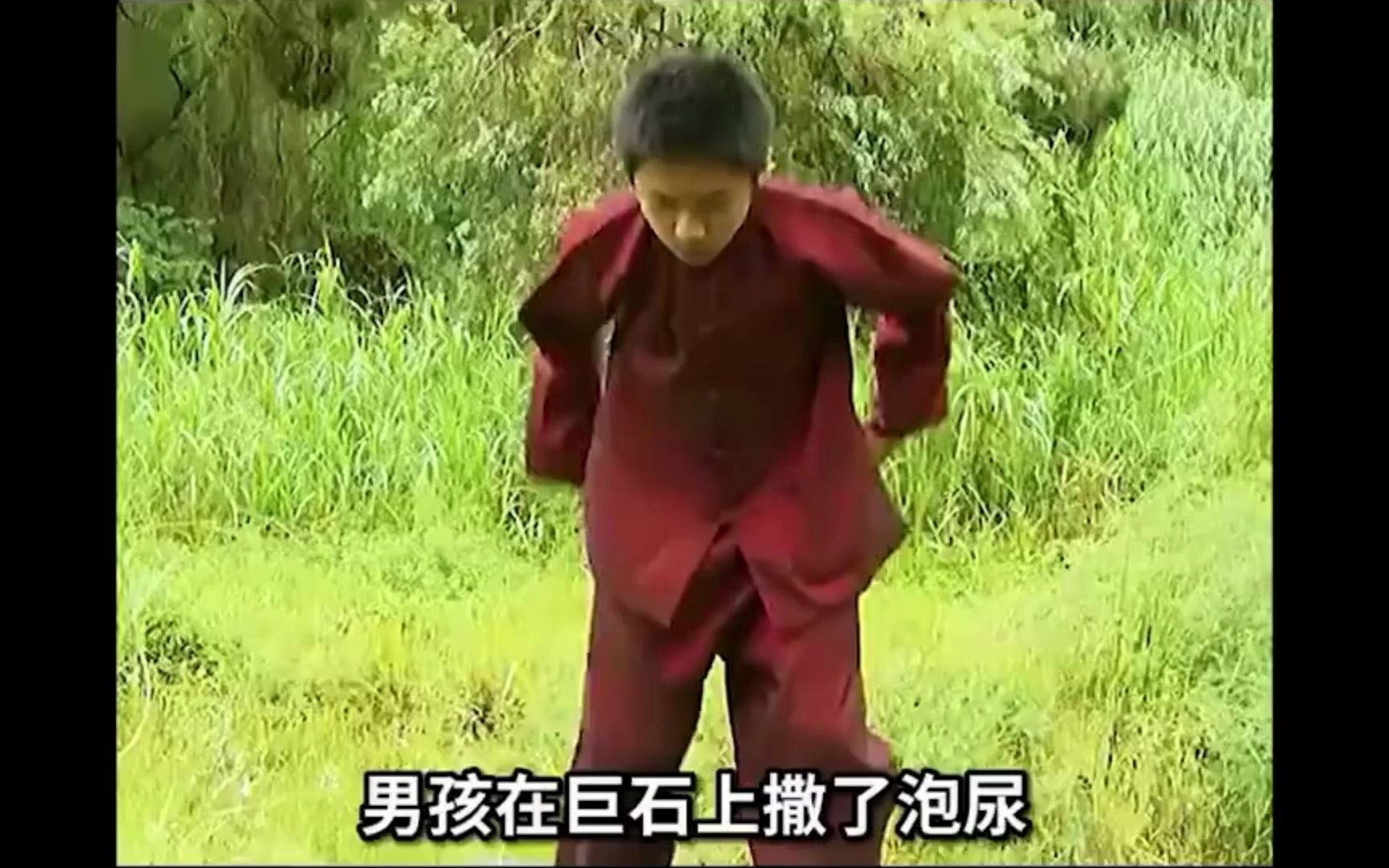 男孩在舞萌上撒了一泡尿,竟意外