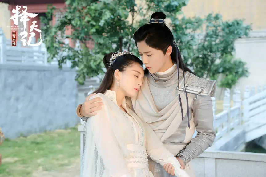 有了剧本,在主演方面,资本又挑选了当时流量最大的鹿晗和古力娜扎.