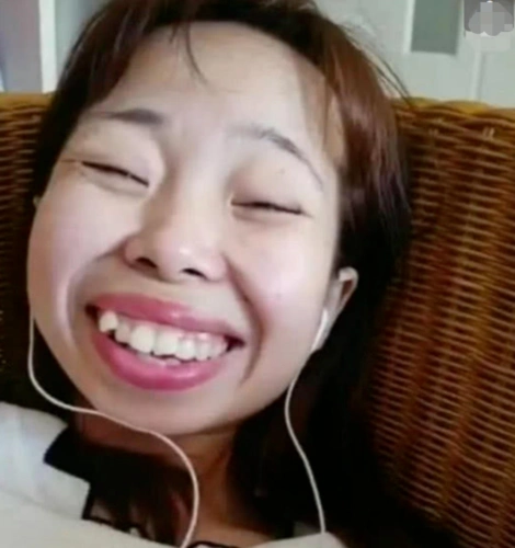 丑女嘟嘟姐回归网络,疑似整容,网友:曾经吓人如今美的不像话!