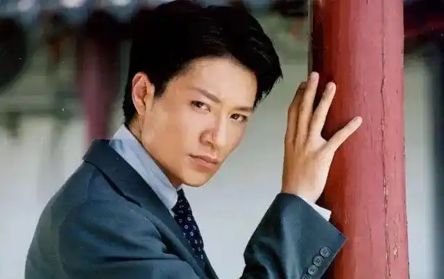 倒霉的何润东,演主角总是碰到大帅哥男配,活生生被比成古装丑男