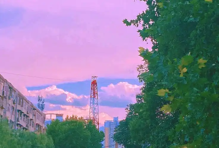 夏日浪漫紫色天空