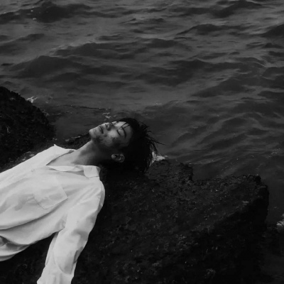 高清帅气的伤感男头像孤独真人图片,男生头像图片