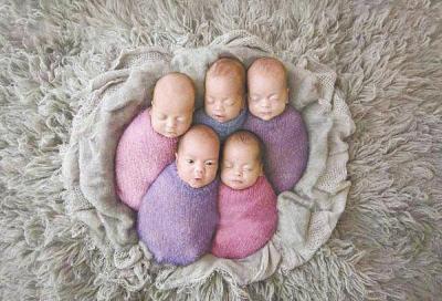 爸爸姓"周",给五胞胎取名字,医生和护士直夸有才,绝了