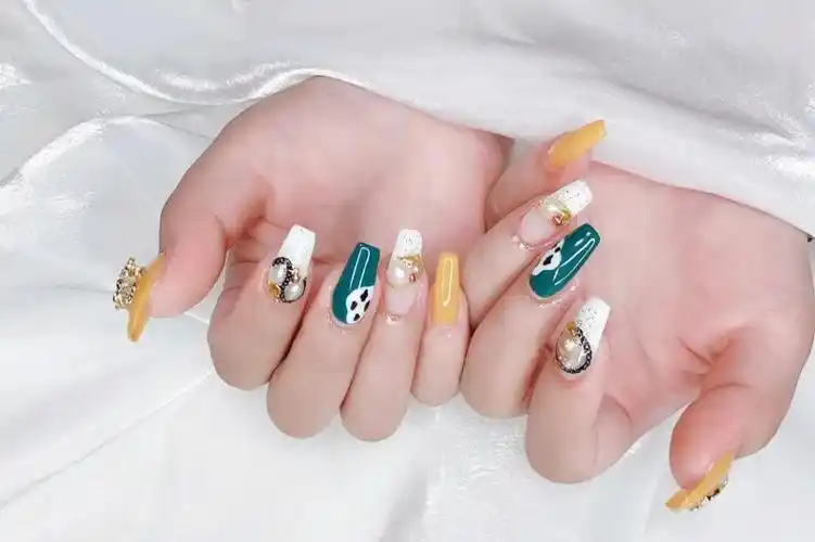 2021最新款日式撞色美甲