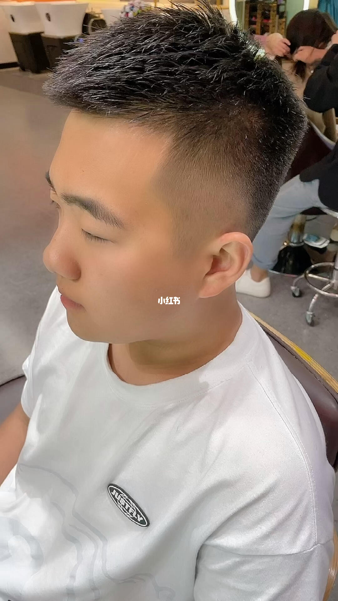 男士短发飞机头摩根烫