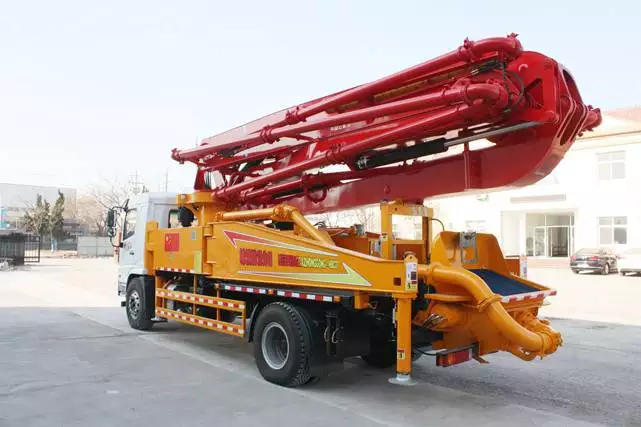 山东泵车价格陕汽砼泵车臂架泵