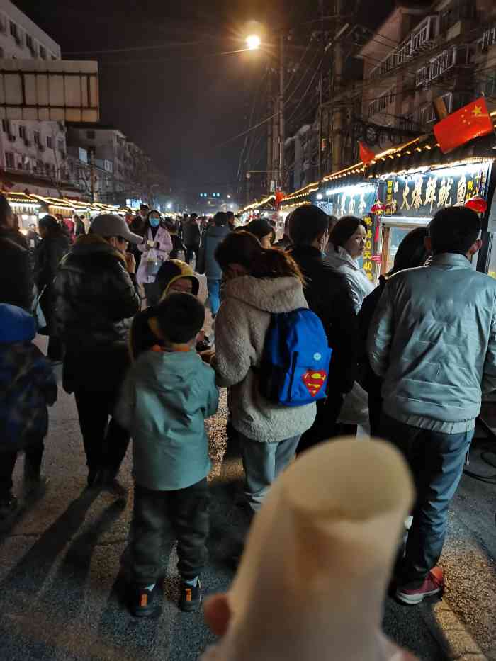 西司广场夜市-"以我多年经验告诉大家这里是开封本地人更喜.