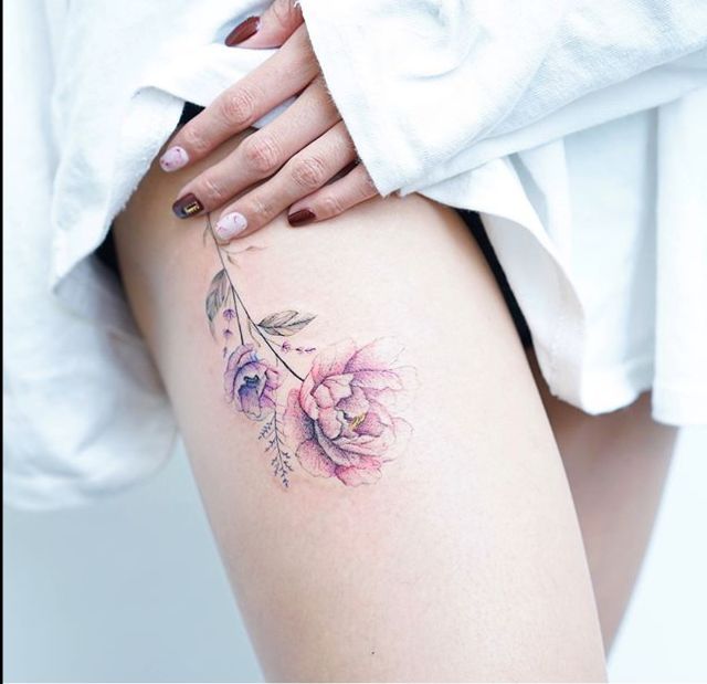 女生款大腿纹身