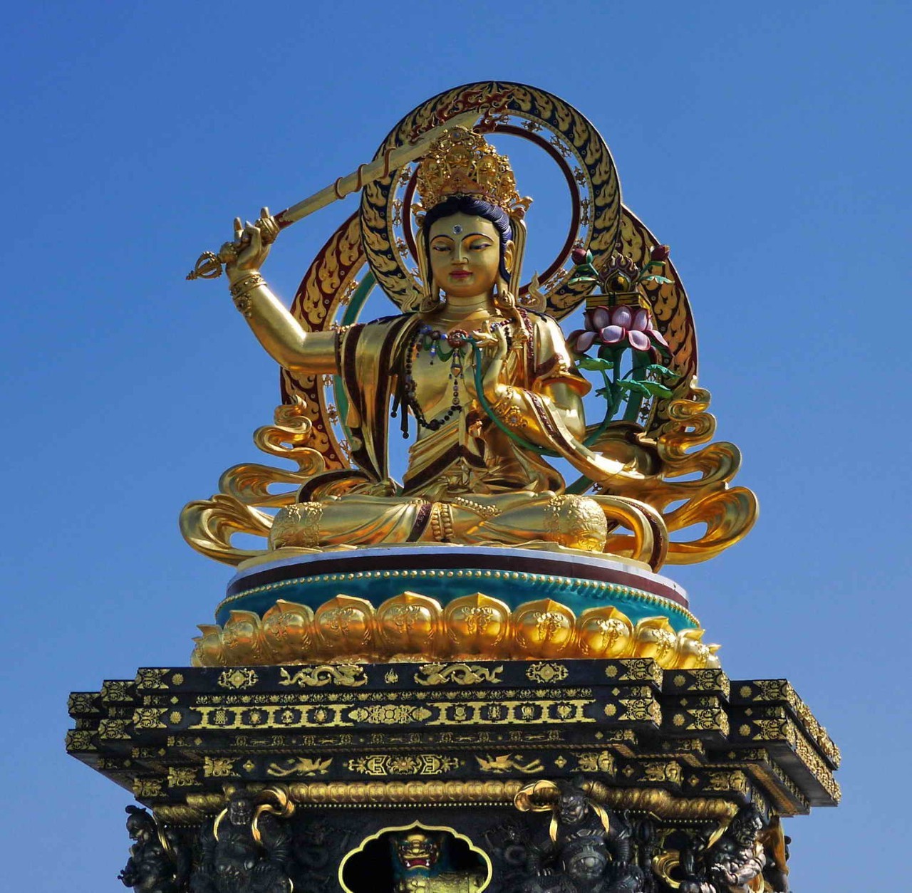 列中国佛教四大名山之首,隶山西忻州五台县,乃文殊师利菩萨弘化道场