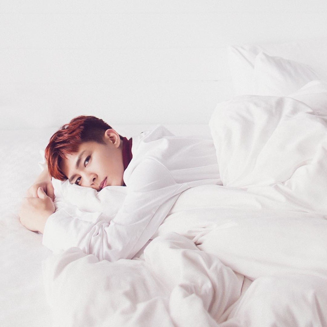 他一直被传与棒棒堂出身的阿本关系密切,但早前传出两人感情转淡