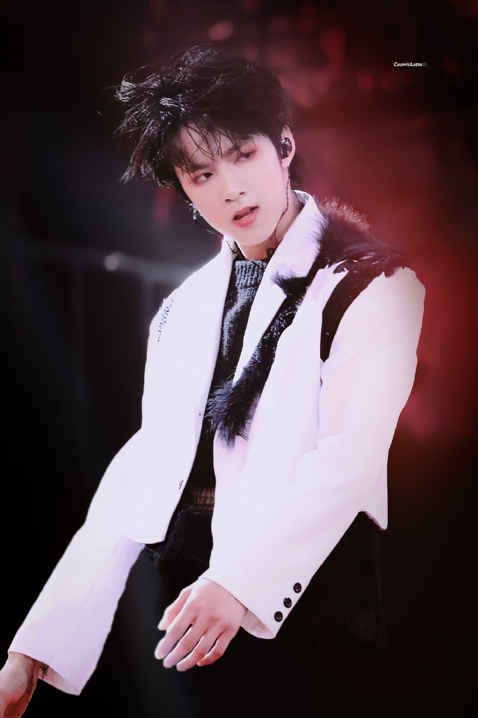 刘耀文 全能忙内##刘耀文舞台氛围感